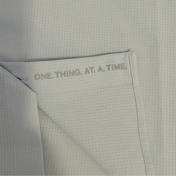 lululemon Airing Easy SS Button Down Shirt XL Light Gray - Picture 6 of 12